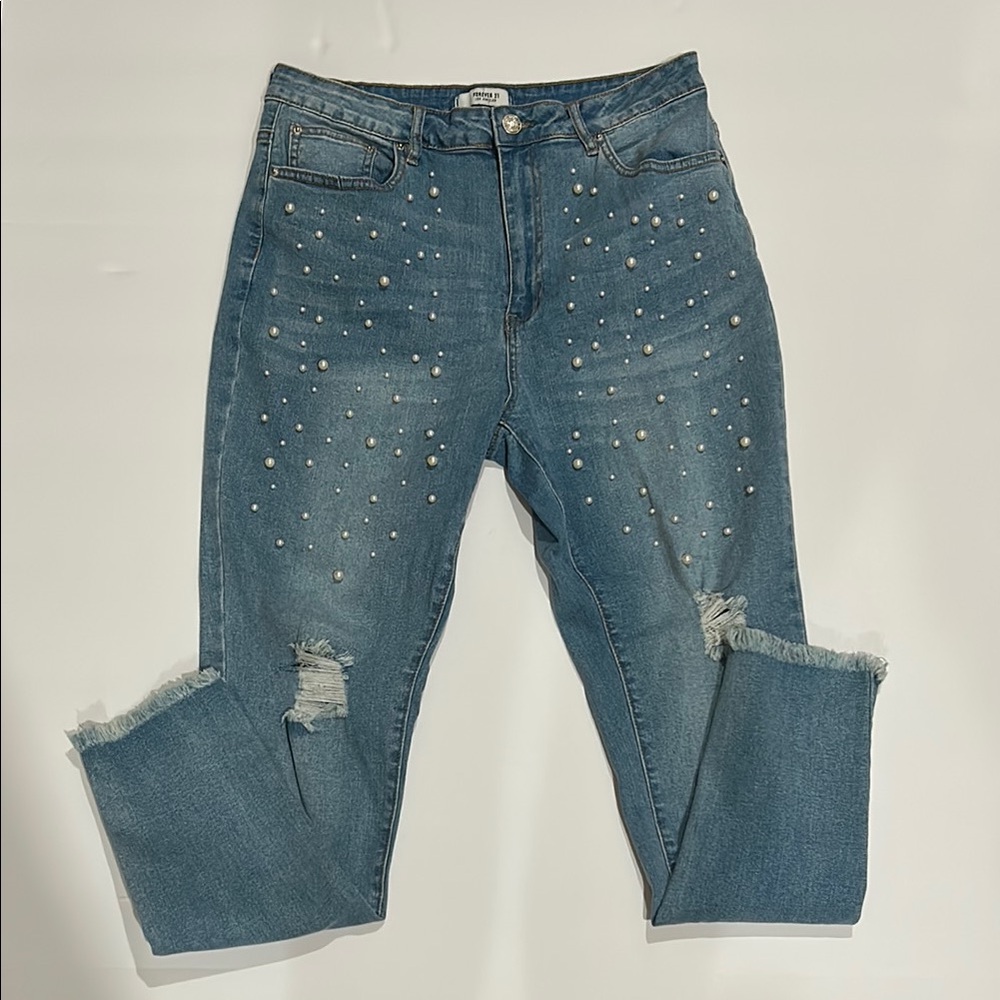 Forever 21 Blue denim Ankle Cropped Jeans with Pearl Embellishments